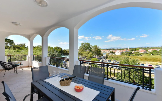 Mediterraneo Garden Apartments
