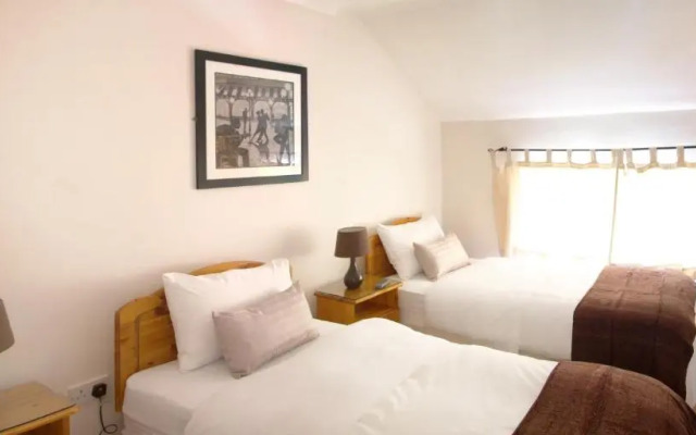 Woodside Lodge