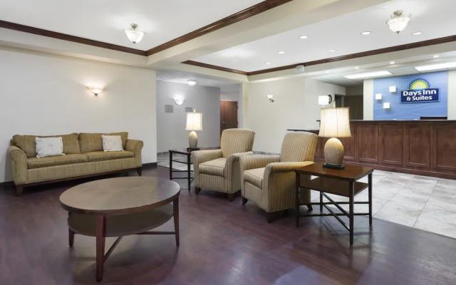 Days Inn & Suites Parachute
