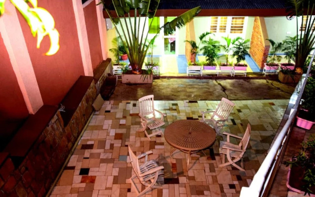 Zebra Tourism Hotel