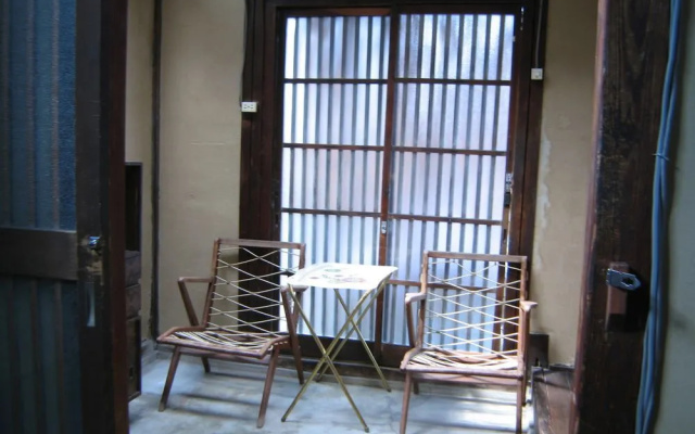 Small World Guest House - Hostel