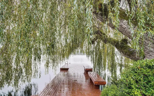 'lakehouse Living' Waterfront Retreat Near Tacoma