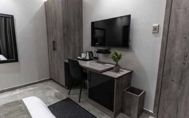 Luxe Suites Boutique Hotel