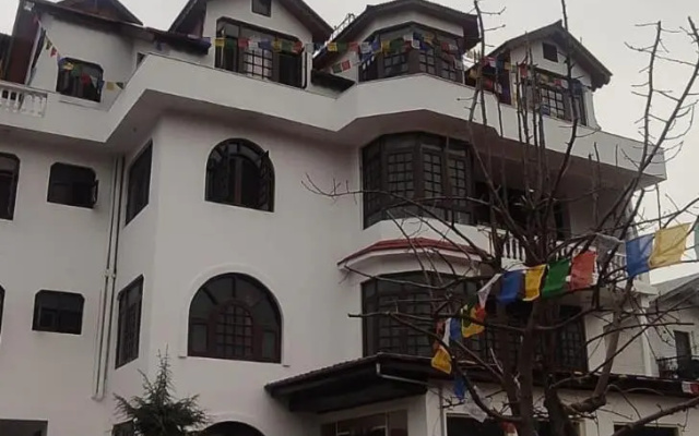 Hotel Silver Inn Srinagar