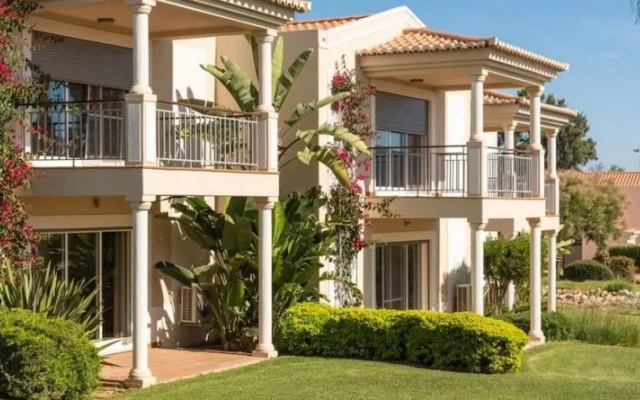Sensational 2 Bedroom Townhouse 4 People
