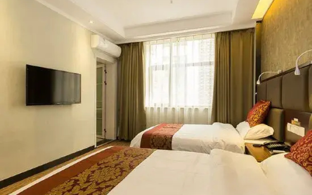 Oriental Holiday Hotel (Zhengzhou Chengdong Road Wenmiao Metro Station)