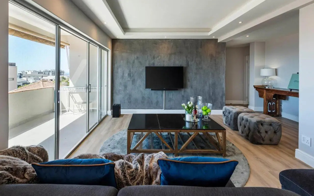 Bantry Bay - Stunning New 2 bed with ocean views