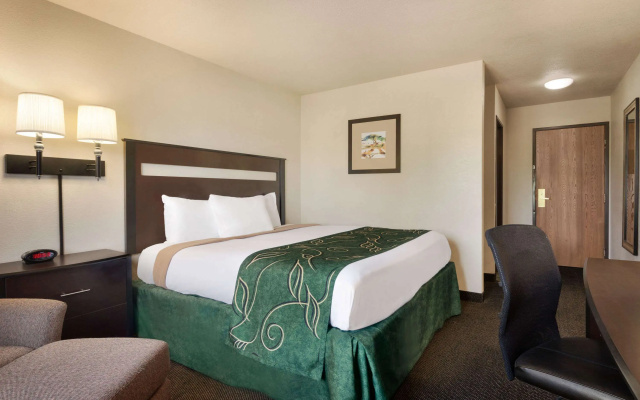 Travelodge by Wyndham Jefferson City