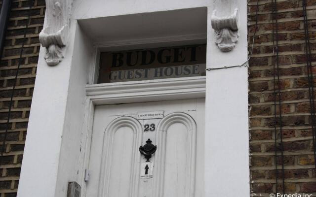 Отель Budget Guest House Лондон вид на фасад