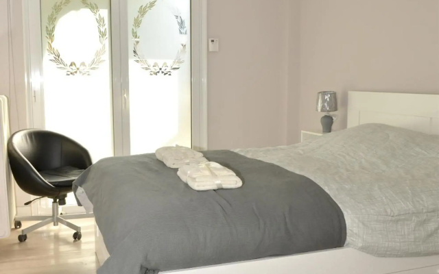 Chic & Cozy Apartment