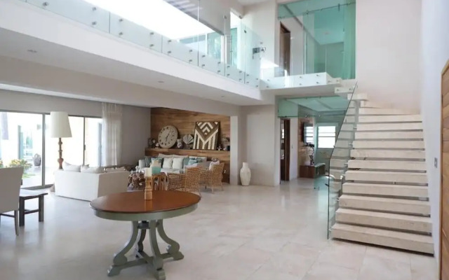 Luxury Palms