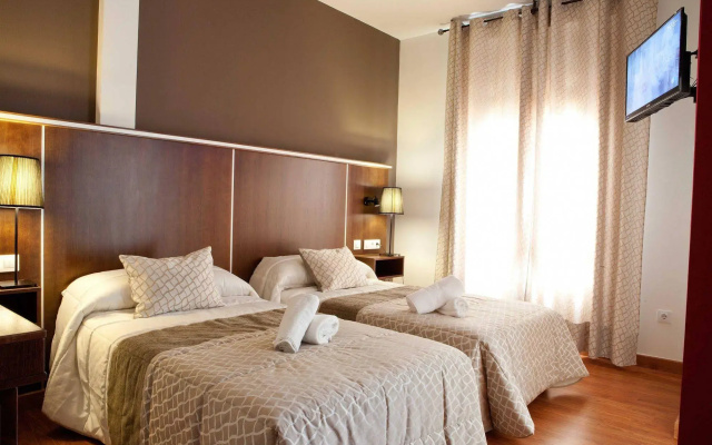 Hotel Plaza Manjon