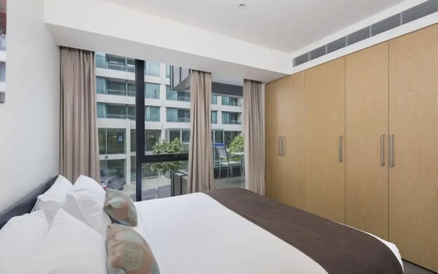 Edgewater 208