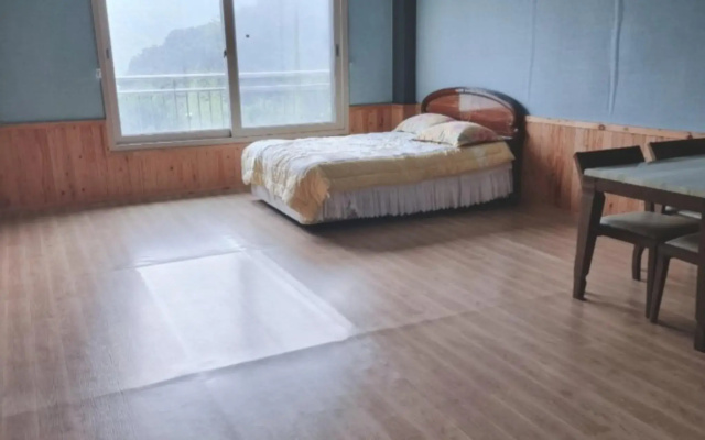 Gimhae Solar House Pension(김해 태양하우스펜션)