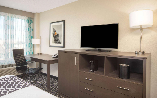 La Quinta Inn & Suites by Wyndham Atlanta Airport North