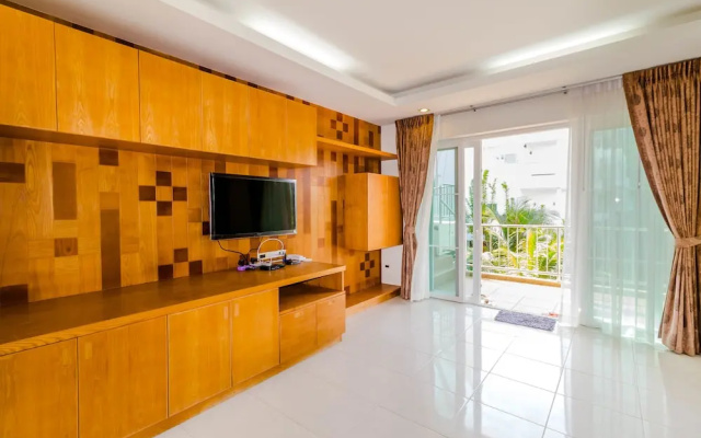 Chalong Hill Tropical Garden Homes