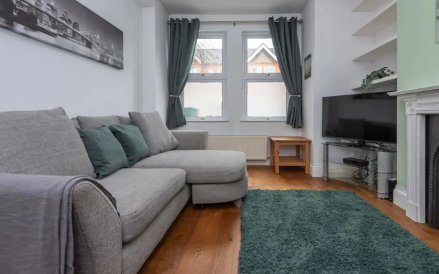 Ground Floor Apartment - Private Garden
