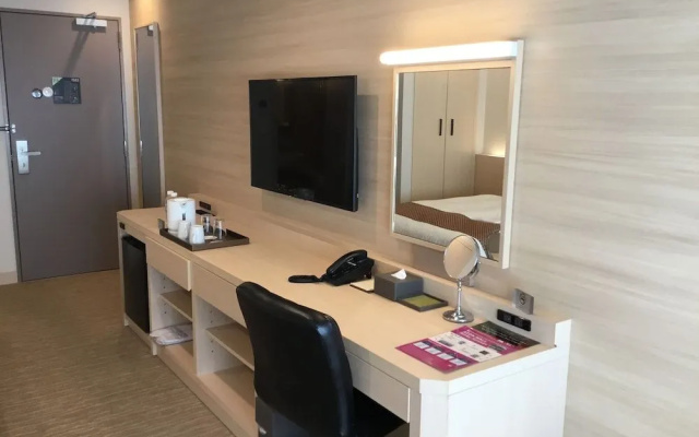 Odysis Suites Osaka Airport Hotel