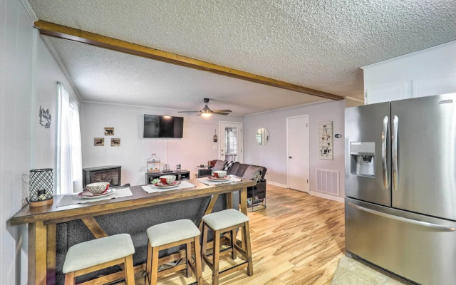 In Golf Community w/ Pool Access: Newland Cabin