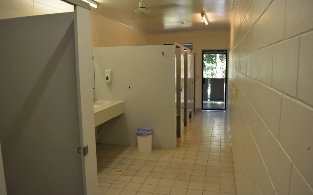 Frogshollow Backpackers