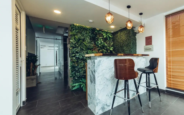D3 Luxury Como Service Apartment NearD1