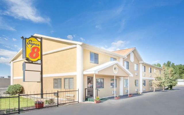 Super 8 Riverton
