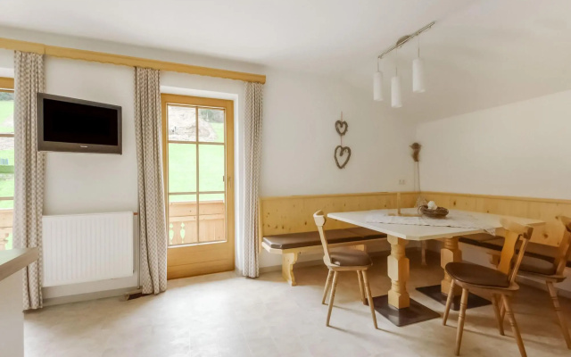 Lovely Apartment in Hainzenberg