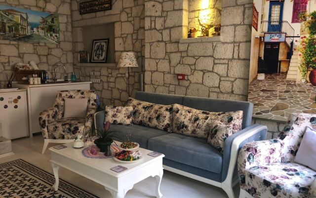 Отель Lodos Butik Otel Чешме комната для гостей