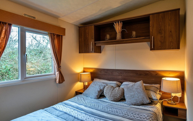 Chalet in Cornwall Near Kynance Cove