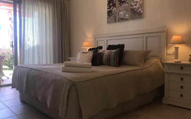 Apartment with Sea Views and Own Garden