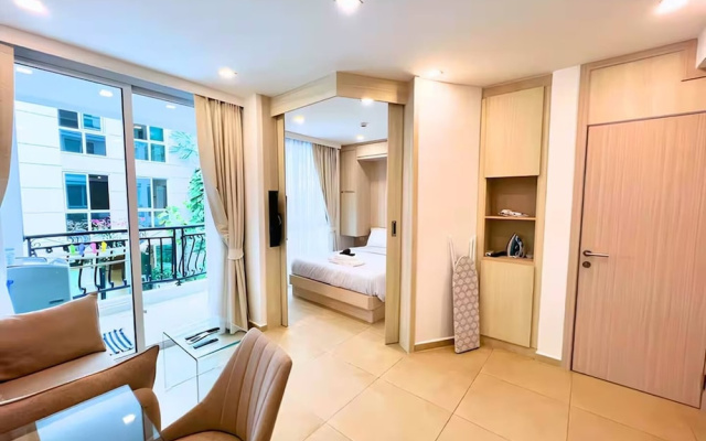 Resort Style Living - Great Location At Pattaya