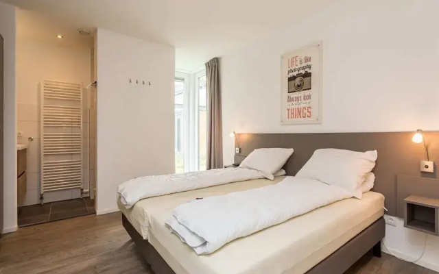 Villa With med Children's Room in Limburg
