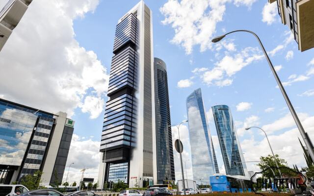 Отель Charming Paseo de la Castellana вид на фасад