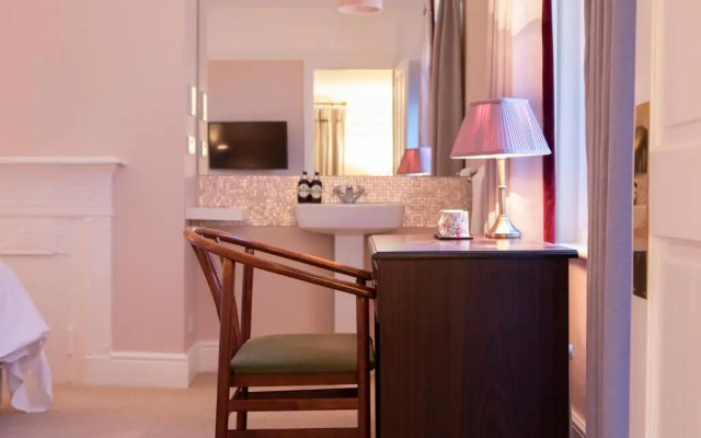 Cleeve Hill Hotel