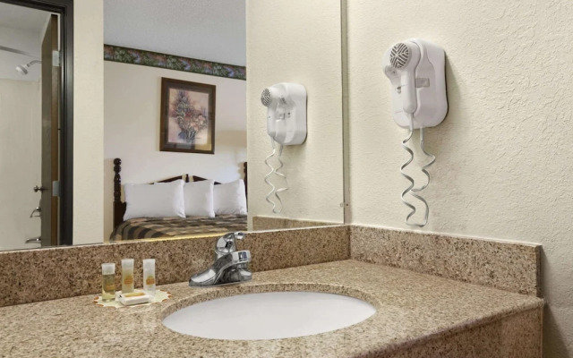 Days Inn By Wyndham Sheridan
