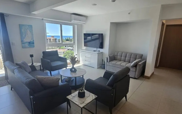 Stunning new Beachfront Condo 9th Floor Ocean View