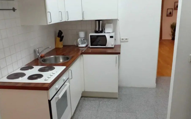 Comfort 2BR Apartment Near Stadthalle