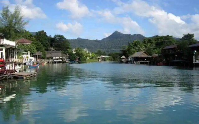 Moley's Resort