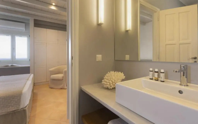 Stunning Beachfront 3BR Villa that has it ALL!