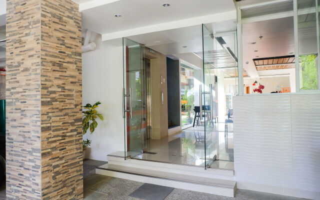 Отель Chambre Hotel Mactan Филиппины, Лапу-Лапу - отзывы, цены и фото номеров - забронировать отель Chambre Hotel Mactan онлайн вид на фасад