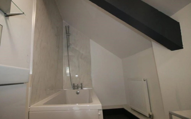 Frodsham Street Apartment