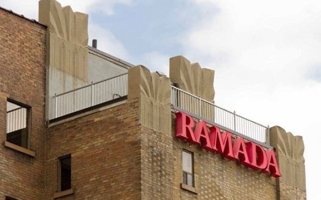 Ramada Plaza by Wyndham Toronto Downtown 1