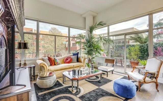 Luxe Condo w/ Private Patio & Perks in Emeryville!
