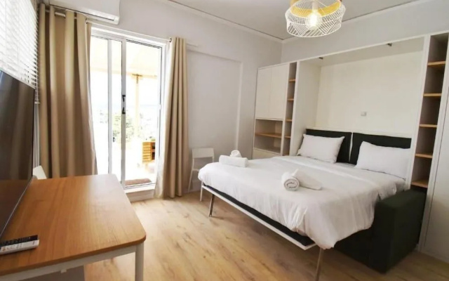 Penthouse Nea Smirni