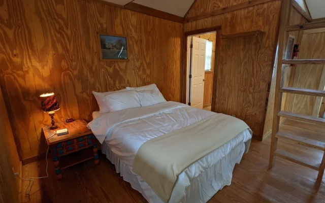 Red Horse Cabins
