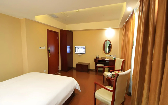 GreenTree Inn Jieyang North Linjiang Road Express Hotel