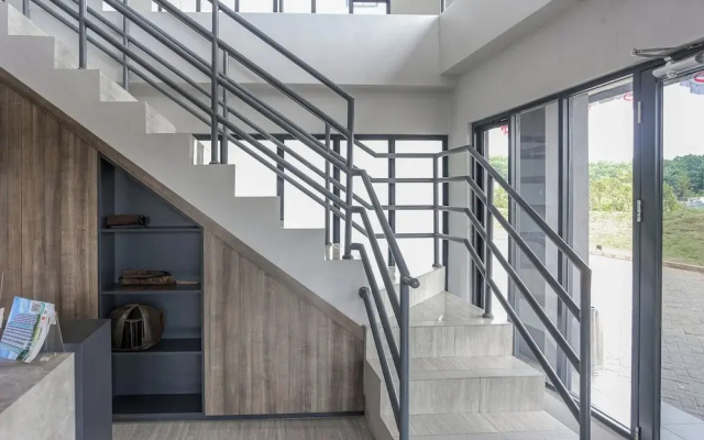Hotel O cikarang Serviced apartment at Riverdale