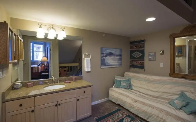 Columbia Place Condominium
