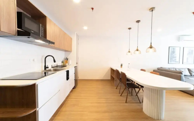 w Stylish Duplex in Laureles