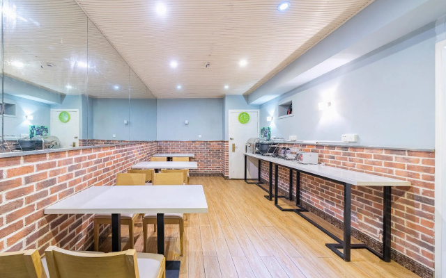Hi Inn Liangpin Shanghai Xujiahui Tianlin Road
